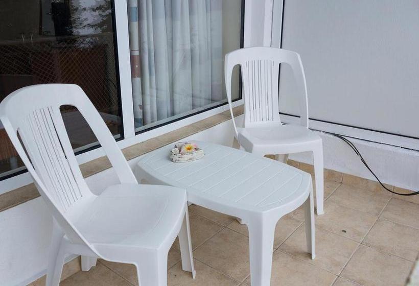 בית מלון כפרי Creativity House Of Bas Varna   Free Parking