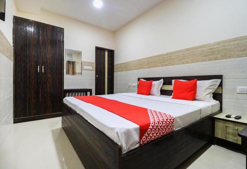 בית מלון כפרי Oyo 49095  K Fort