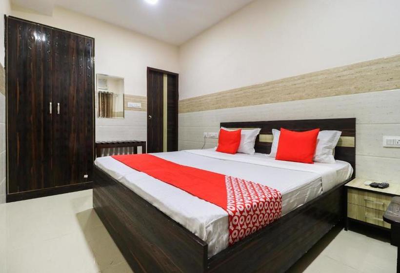 בית מלון כפרי Oyo 49095  K Fort