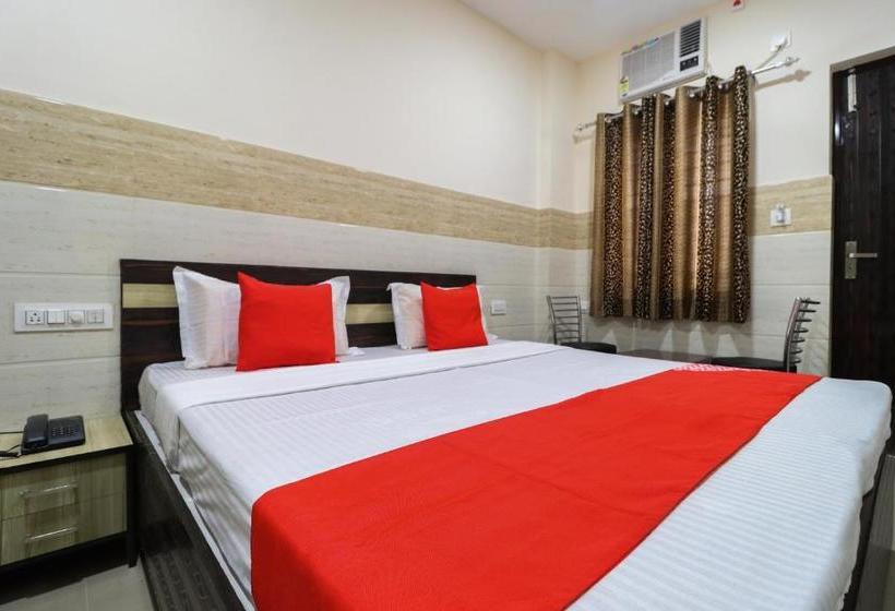 בית מלון כפרי Oyo 49095  K Fort