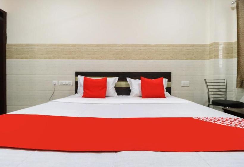 בית מלון כפרי Oyo 49095  K Fort