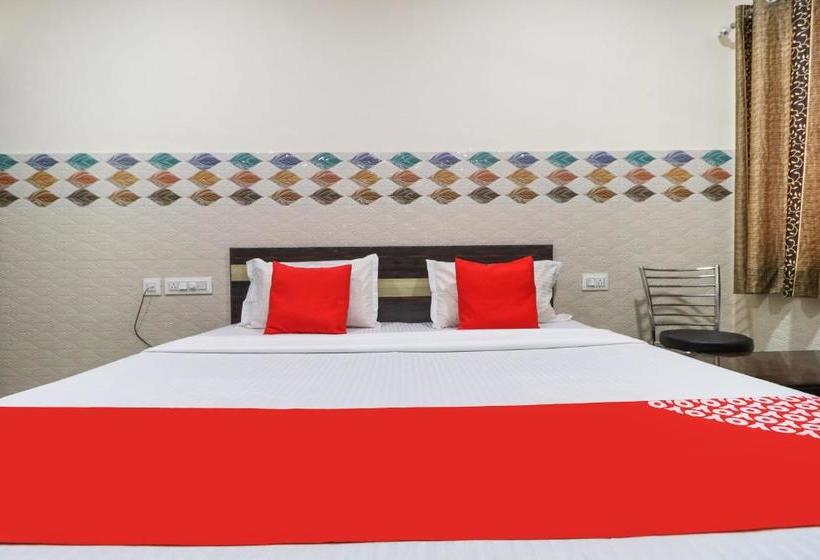 בית מלון כפרי Oyo 49095  K Fort