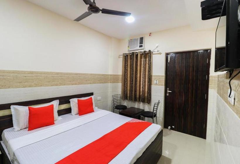 בית מלון כפרי Oyo 49095  K Fort