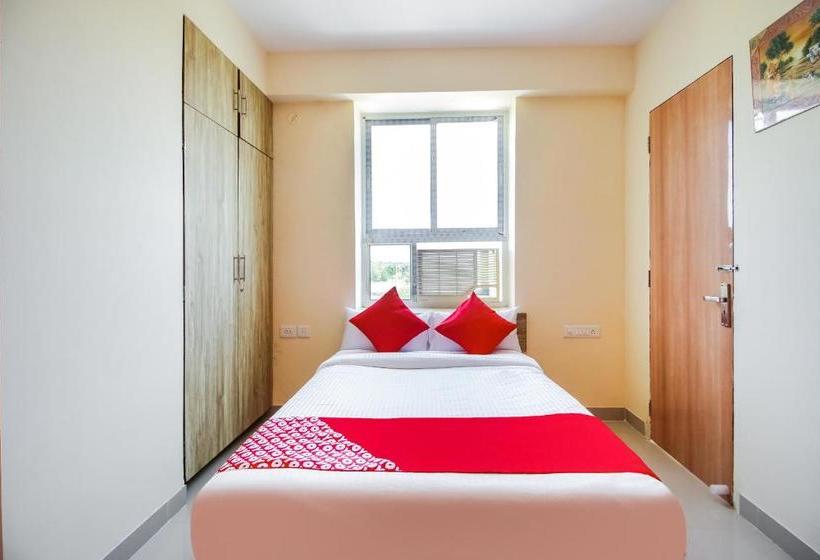 هتل Oyo 64195 Aryans Accommodations