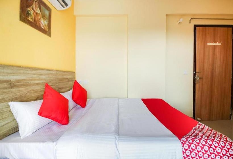 هتل Oyo 64195 Aryans Accommodations