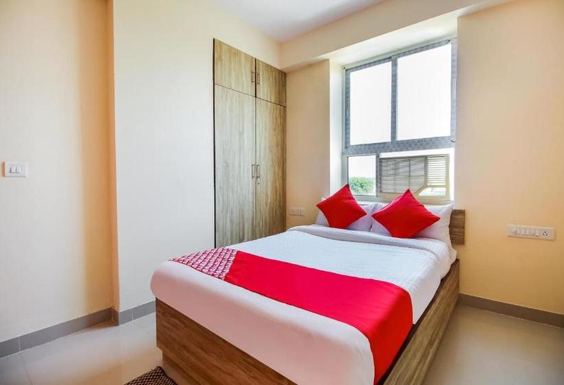 هتل Oyo 64195 Aryans Accommodations