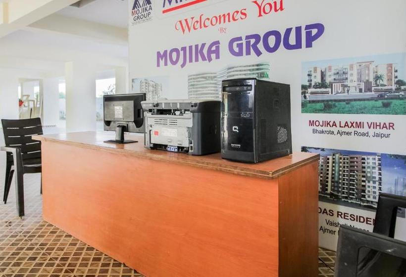 هتل Oyo 64195 Aryans Accommodations