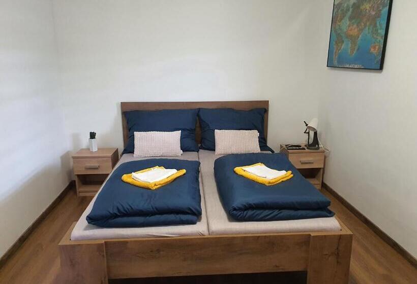 펜션 Birs Vendégház