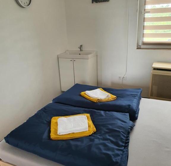 펜션 Birs Vendégház