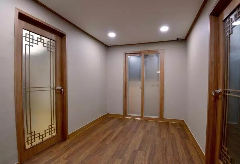 Majatalo Guma Modern Hanokstay