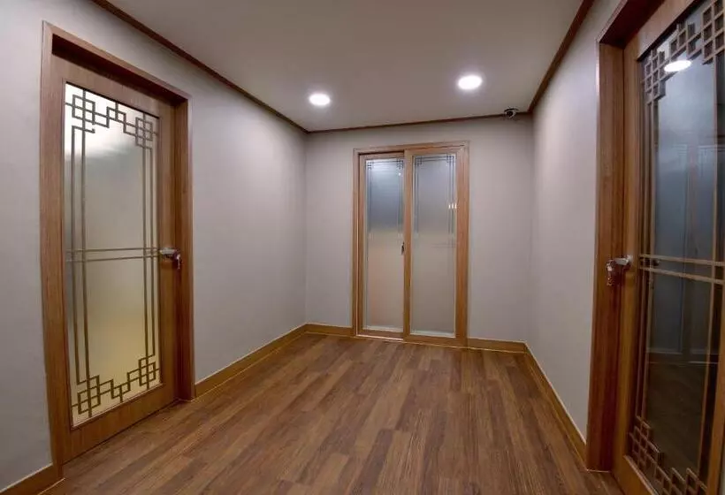 Majatalo Guma Modern Hanokstay