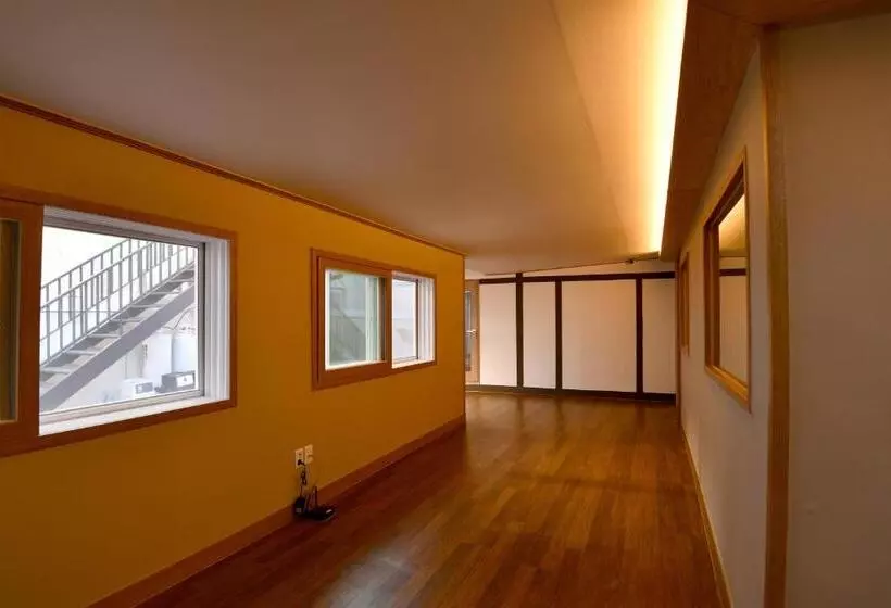 Majatalo Guma Modern Hanokstay