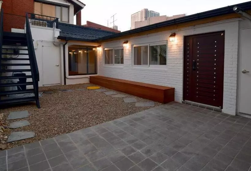 Majatalo Guma Modern Hanokstay
