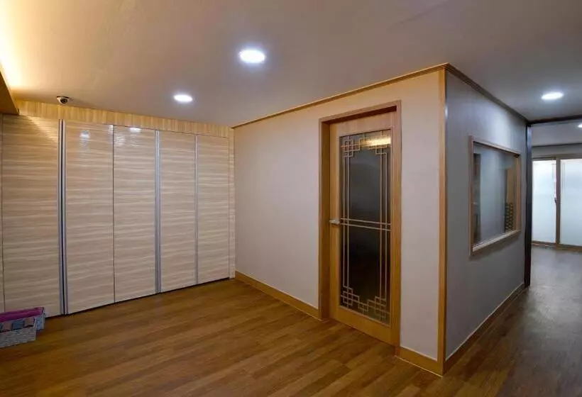 Majatalo Guma Modern Hanokstay