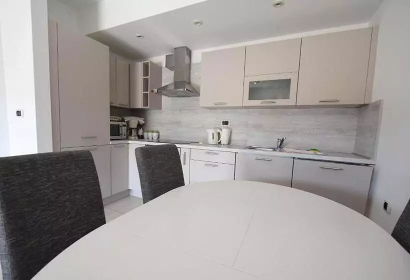 Apartment Nevena