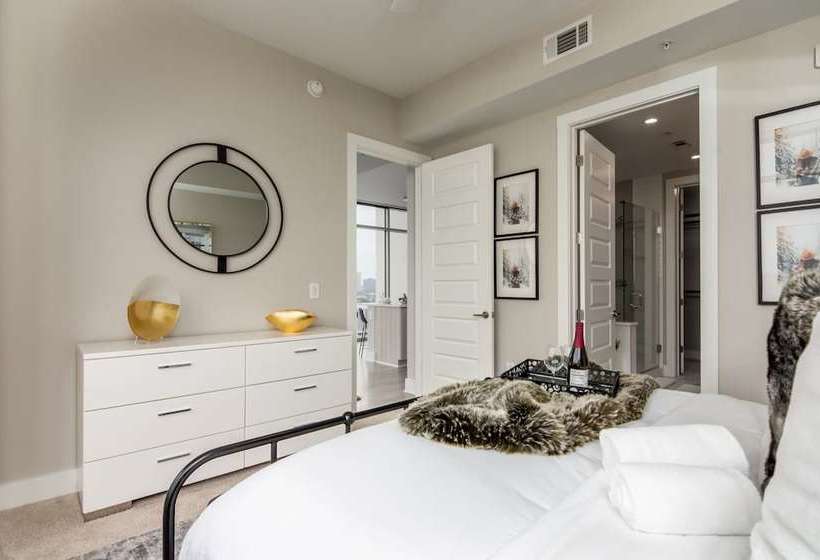 Chic Collection By No On Peachtree