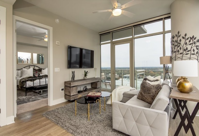 Chic Collection By No On Peachtree