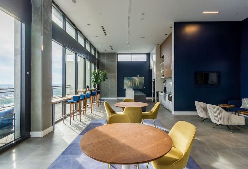 Chic Collection By No On Peachtree