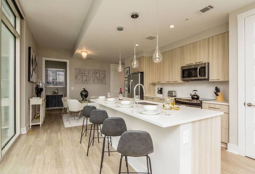 Chic Collection By No On Peachtree