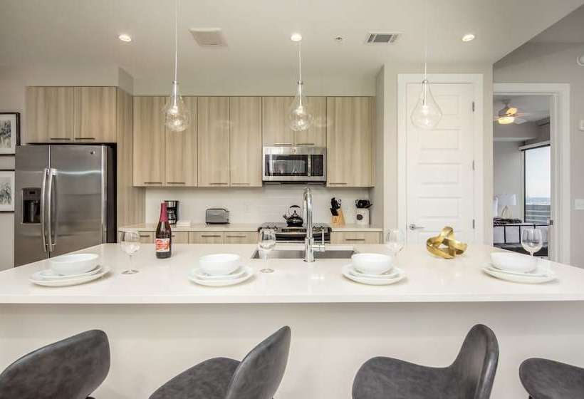 Chic Collection By No On Peachtree