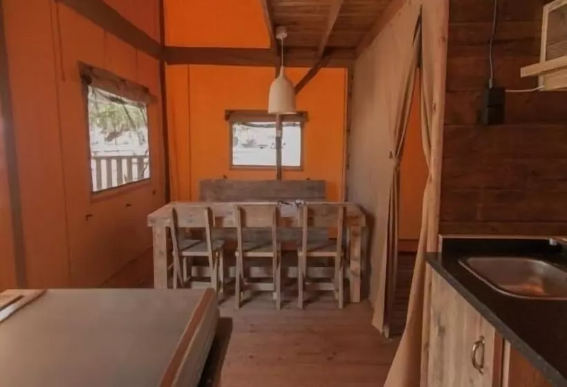 هتل Camping Sènia Caballo De Mar