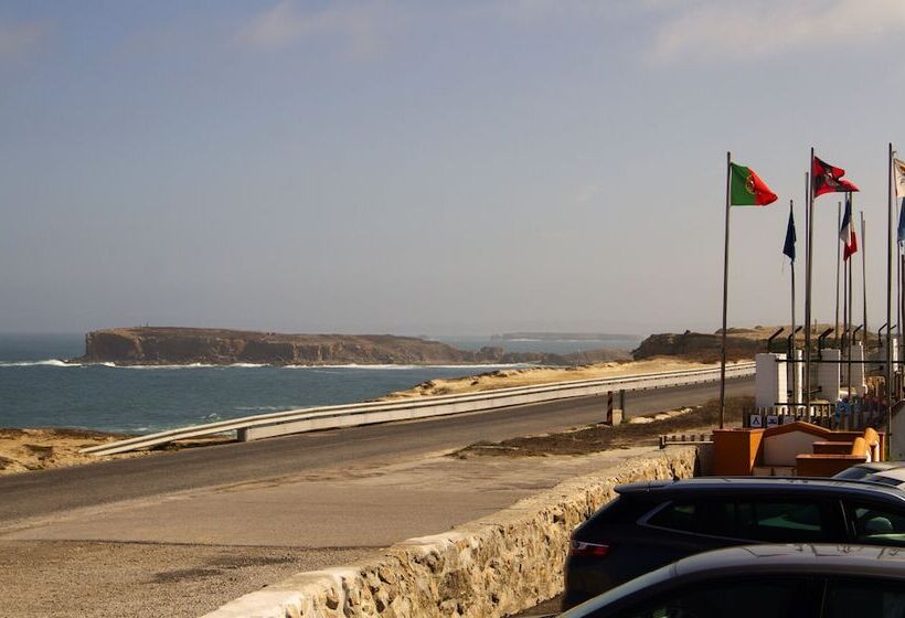 هتل Penichepraia Bungalows, Campers & Spa