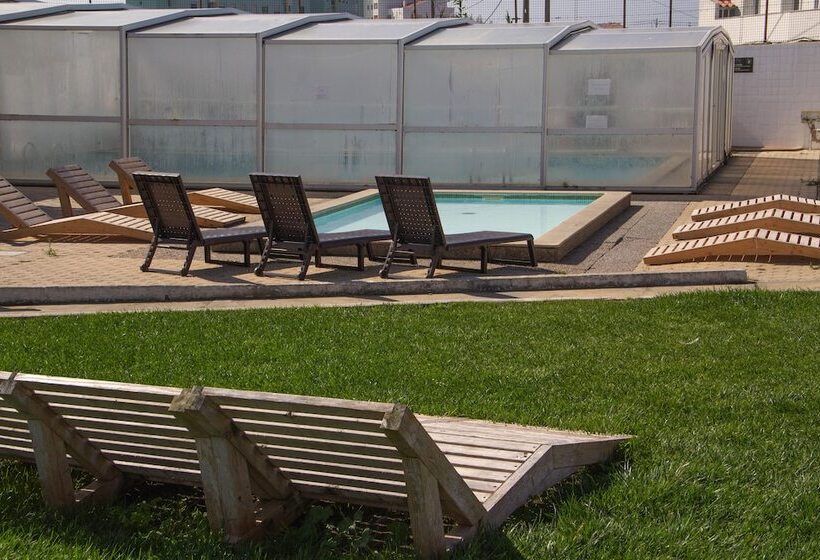 هتل Penichepraia Bungalows, Campers & Spa