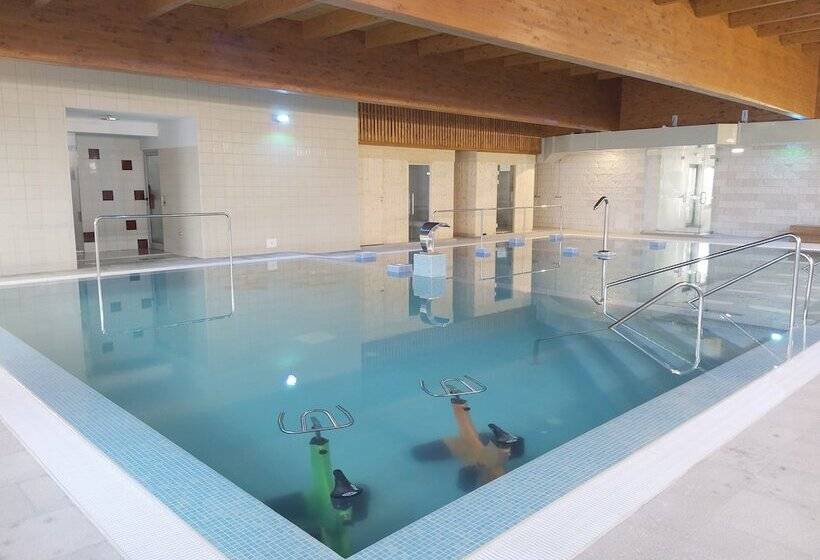 هتل Penichepraia Bungalows, Campers & Spa