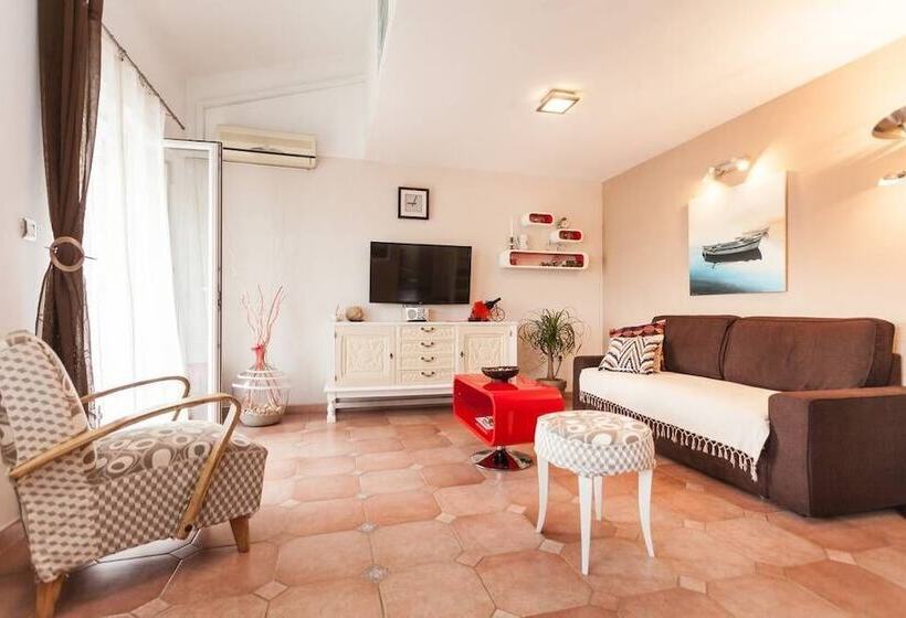 Apartment Lucija 2 With Unique Details