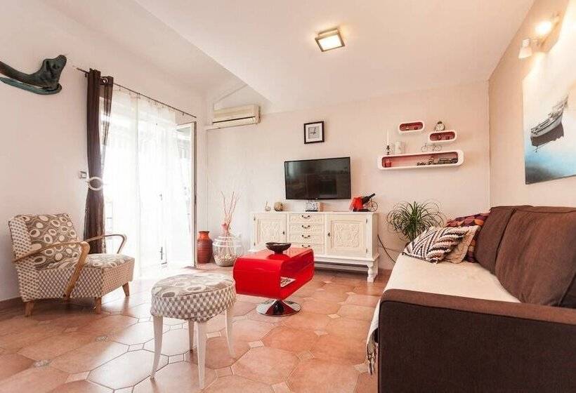 Apartment Lucija 2 With Unique Details