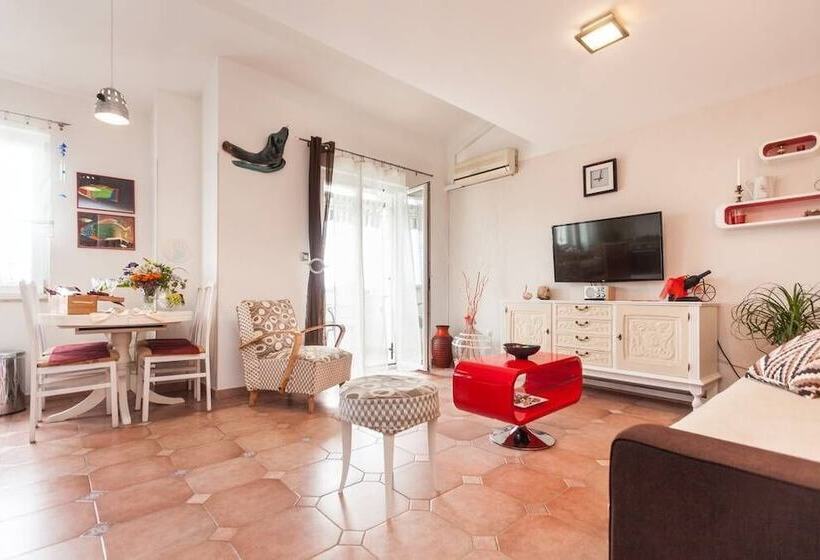 Apartment Lucija 2 With Unique Details