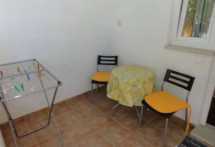 Cozy Apartment Buterer