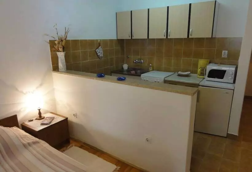 Cozy Apartment Buterer