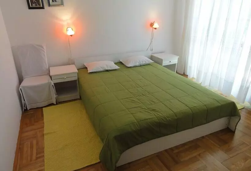 Cozy Apartment Buterer