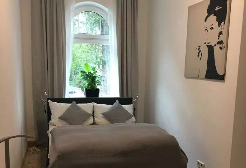 Ferienwohnung Jenaer Strasse
