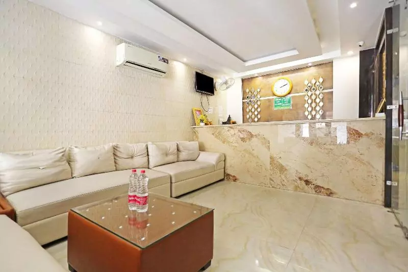 ホテル Iconic Suites