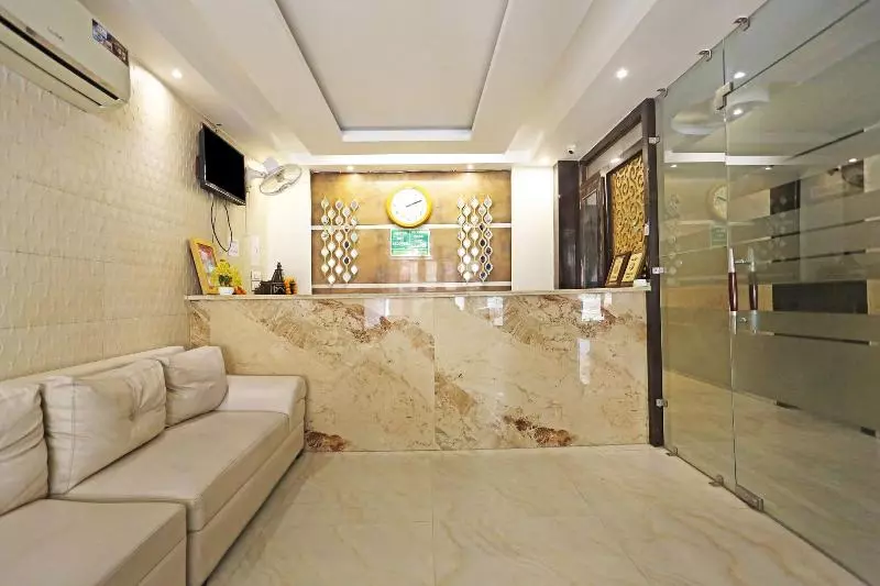 ホテル Iconic Suites