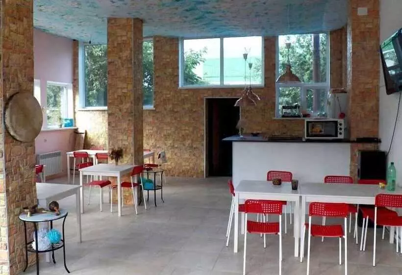 ペンション Vishnevui Rai Guest House