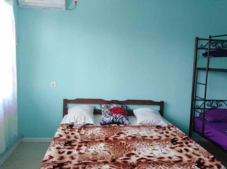 Pensjonat Vishnevui Rai Guest House