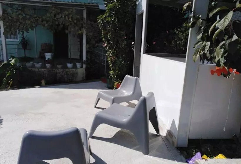 ペンション Vishnevui Rai Guest House