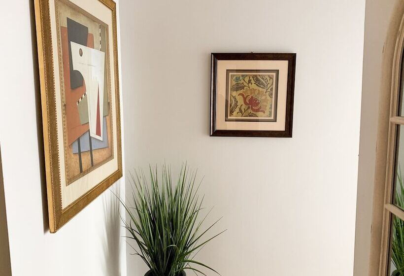 Stunning 3bd/3ba In Jamaica Plain Near The Trains #2