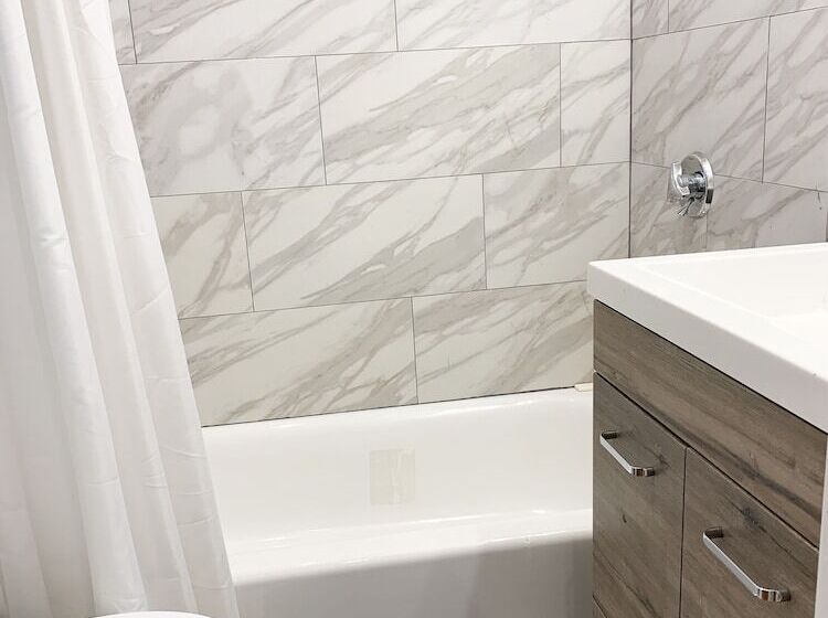 Stunning 3bd/3ba In Jamaica Plain Near The Trains #2