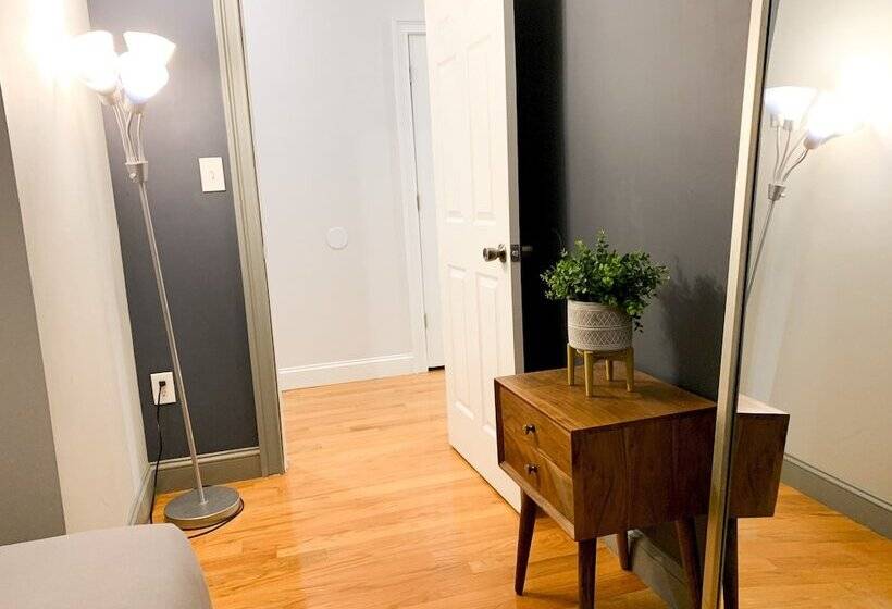 Stunning 3bd/3ba In Jamaica Plain Near The Trains #2