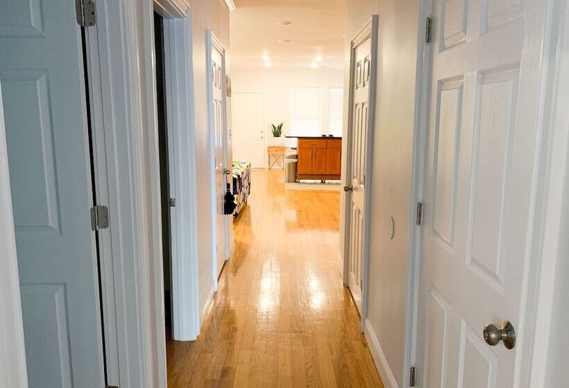 Stunning 3bd/3ba In Jamaica Plain Near The Trains #2