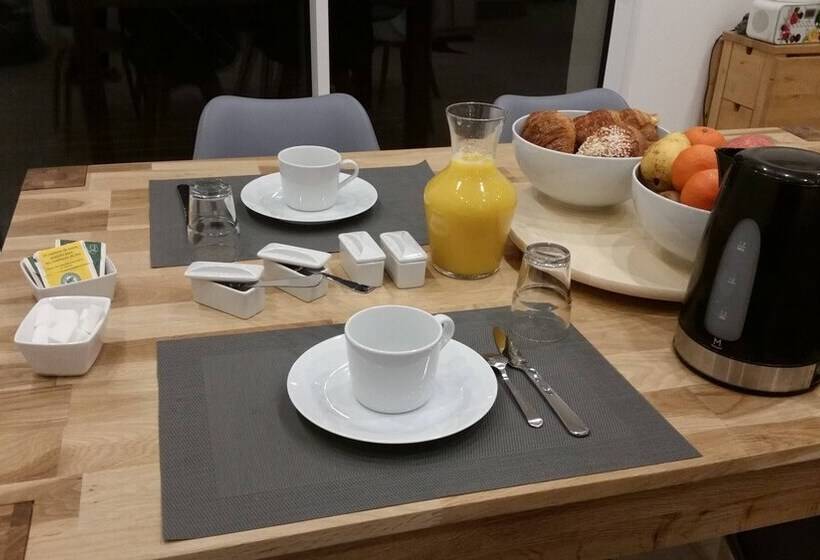 مبيت وإفطار Les Chambres De Toucas