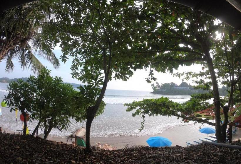 Dream Lanka Surf Hostel