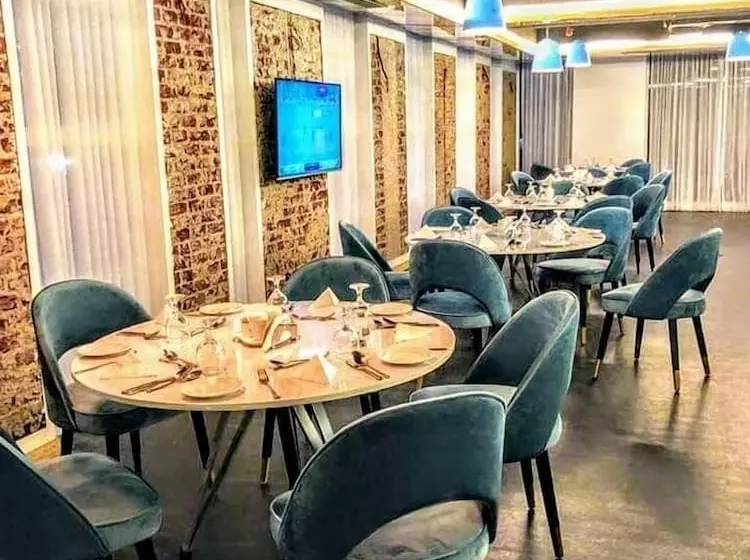 هتل Grace Cox Smart