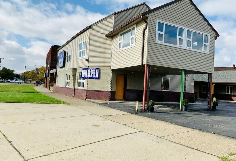 モーテル Motor City Inn & Suites