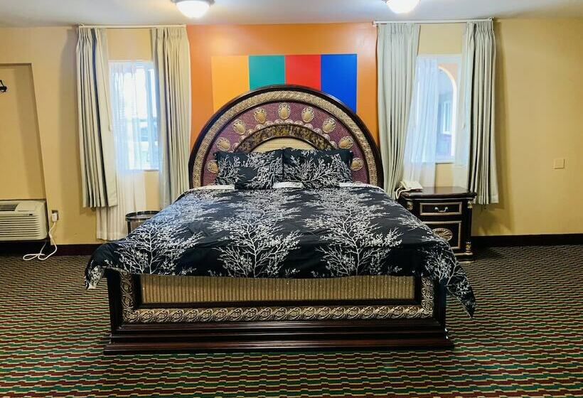 モーテル Motor City Inn & Suites