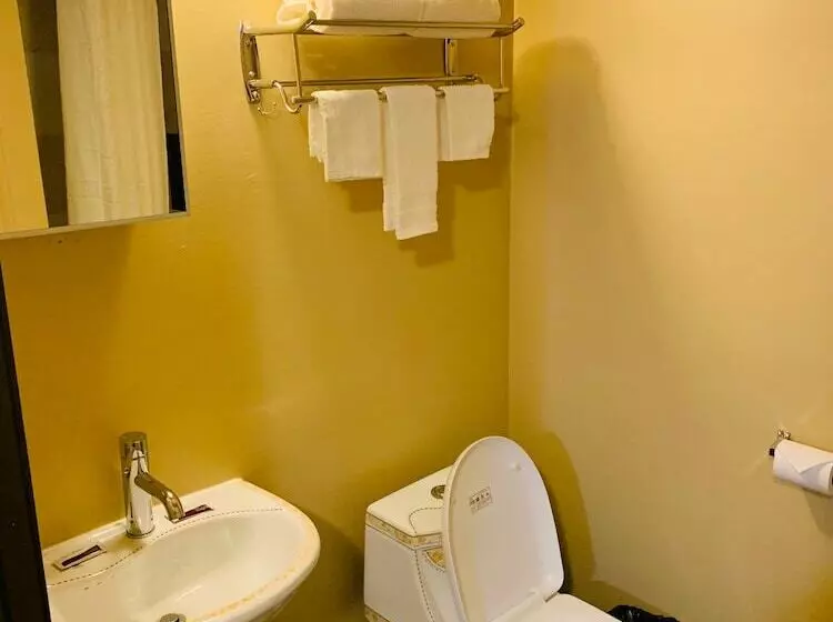 Motelli Motor City Inn & Suites